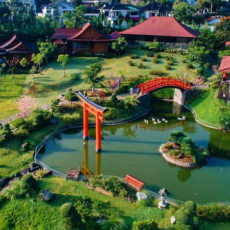 The Onsen Hot Spring Resort Batu  Exterior foto